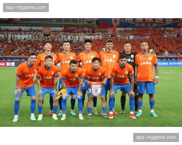 山东泰山与青训中卫彭啸续约至2030年，锁定未来防线核心