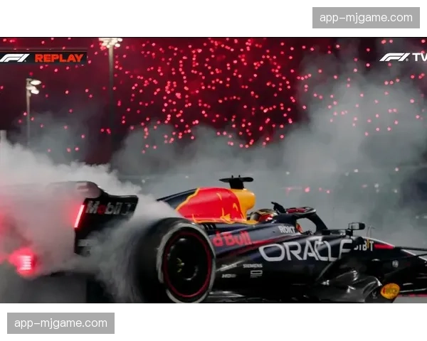 红牛车队宣布与维斯塔潘续约至2028年底 红牛车队宣布与维斯塔潘续约至2028年底