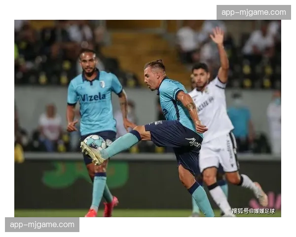 保级关键战前瞻：加的斯与格拉纳达的六分对决